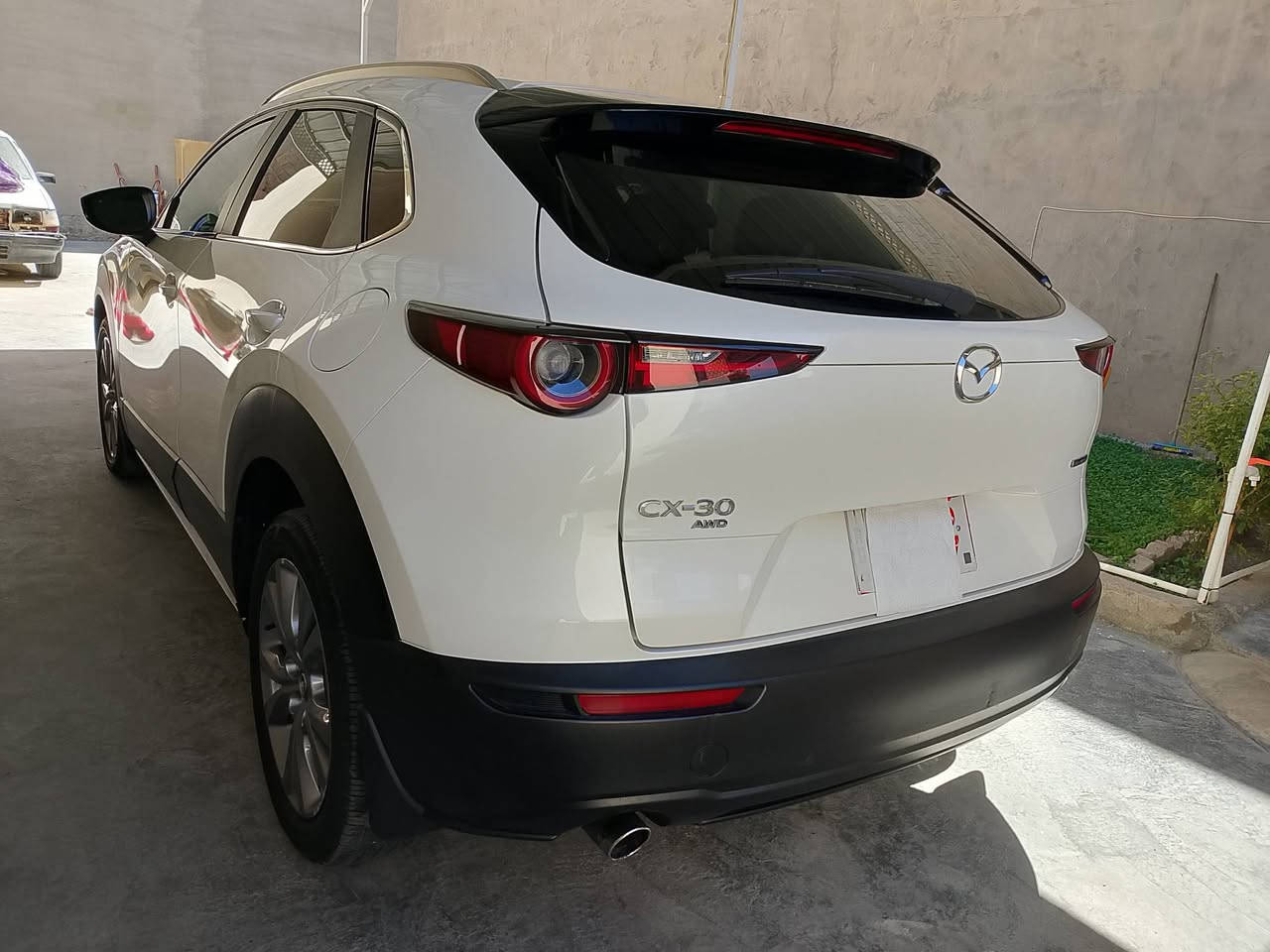 سلام عليكم مازده CX30موديل 2024 بدون صبغ بدون تبديل بس بي بارد بعض مكانات ارباك پرده و كوشن فقط سياره بدون سستم ارباك رقم كاتي  مواصفات بصمه كوشن جلد سقف سلايت دبل اكسل مكان سياره كركوك ***********صوره حادث موجود بل منشور
