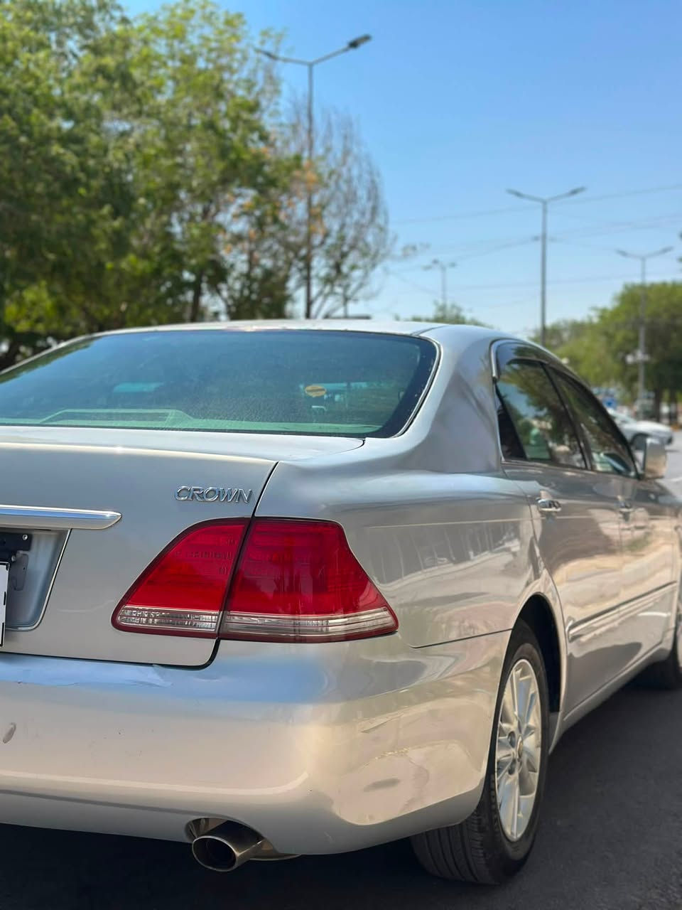 فرۆشتن و گۆڕینەوە
شاهینە 2005 بەحری  182 گەورە بە گەورە
بڕاوە کۆدی بۆ کراوە 
شوێنی بڕاوەکەی وەکو ساخ چاک کراوەتەوە
مەحەوەری و خەلەلی کارەبای بەشەرت
سێرفسی کاملی بۆ کراوە بۆ مەسروفو نوقسانی مەگەڕێ 
گێرو مەکەینەو تەبریتو کارەبای بە شەرتی ١٠ فیتەر 
بانسو تایەو پاتری تازەیە چاڵو شوختی نیە
سەقفو کەڤەر گۆڕاوی بە شەرتە بێ چالو شوختە
سەیارەی ماڵانەو هەڵگیراوە یەک دەستە 
٤١ هەزاری هەقیقی ڕۆشتوە زۆر جوان ماوەتەوە 
٣ دوگمەیە حاسەو  پەردە یە 
٤٩$  گەلا سەیری ماڵەکە بکەو مەعامەلە بکە 
لەمە هەبوو بە هەرزانتر بڕۆ ئەوە بکڕە 
 سەیارەکە لە کەلارە ***********
