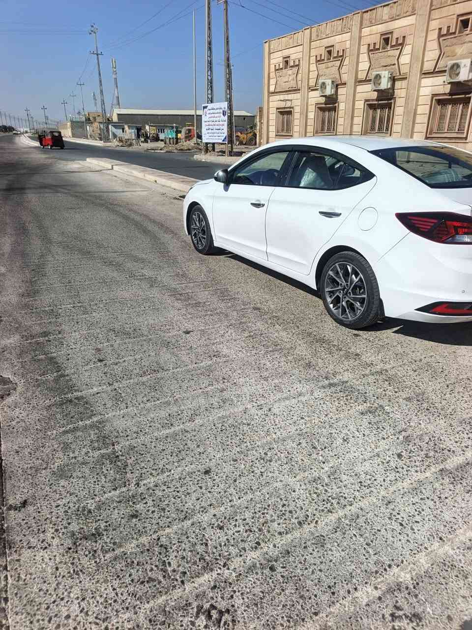 السلام عليكم إنتر خليجي موديل ٢٠  رقمه بصره سياره حره تحويل ثاني يوم سياره  فول مواصفات سياره ما مكفولة ظربه للوجه بس الفخذ ات سليمه تبديل بنيد وجاملغ تعميل سعر ١٢٠ 
ورقه *********** تصل ع رقم أو خاص
