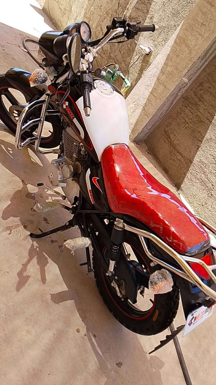 السلام عليكم 
دراجة نوعMZ ناصي موديل 25محرك 200مكفول كفالة عامة صارلة تقريبا شهر اقل شهر من مشدود كامل معايز برغي تجي تفحص وتشوف والدراجة جديدة وضع شركة علة ايدي السعر 1900وبي مجال بسيط جدا الاستفسار عل رقم التالي***********
