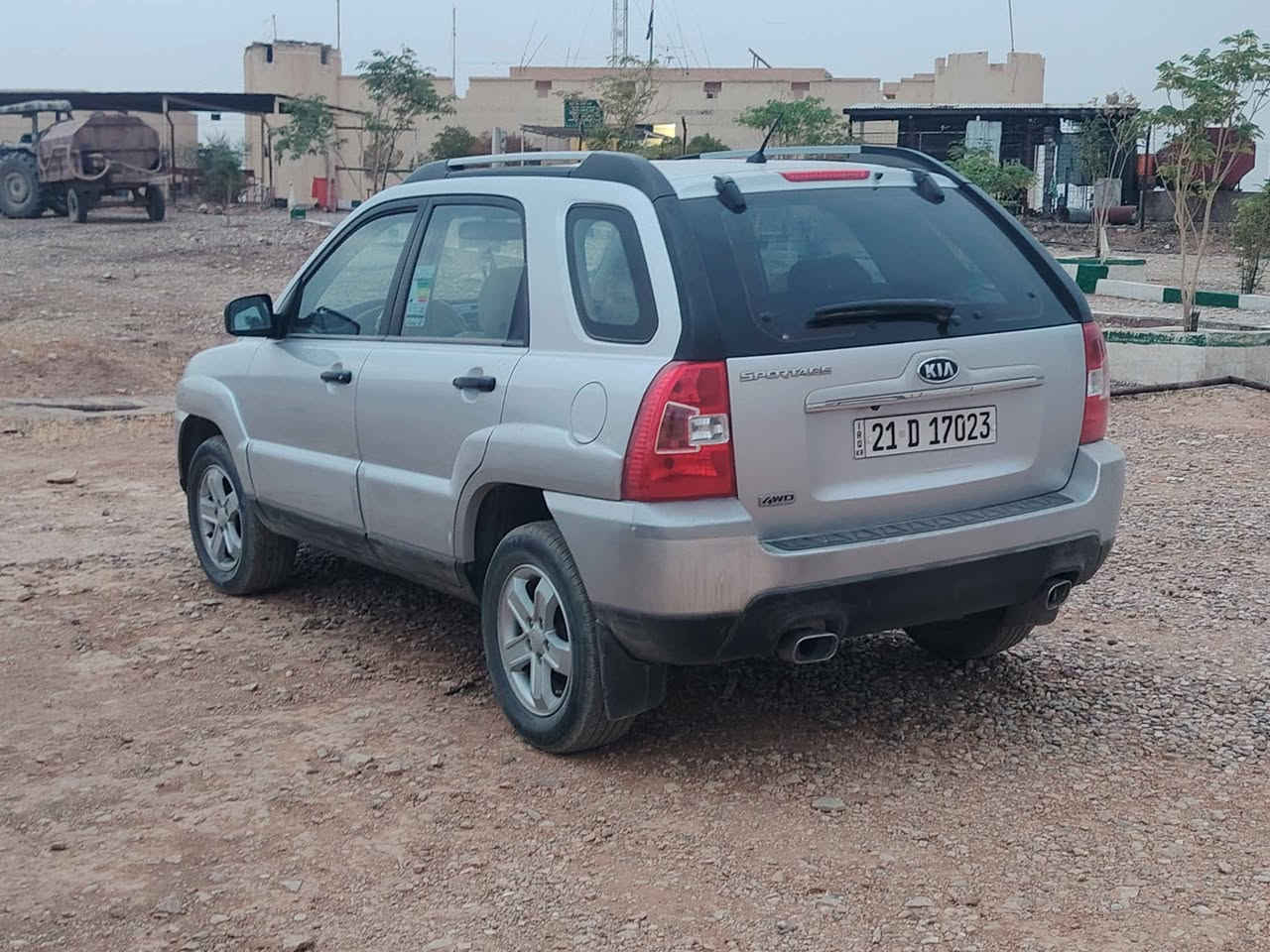 سبورتج ٢٠٠٩ خليجي بدون ضربه فقط بيهة شخط بلباب الخلفي بشرط كلشي مكفوله بسمنه *********** سعره 120وبي مجال Singapore
