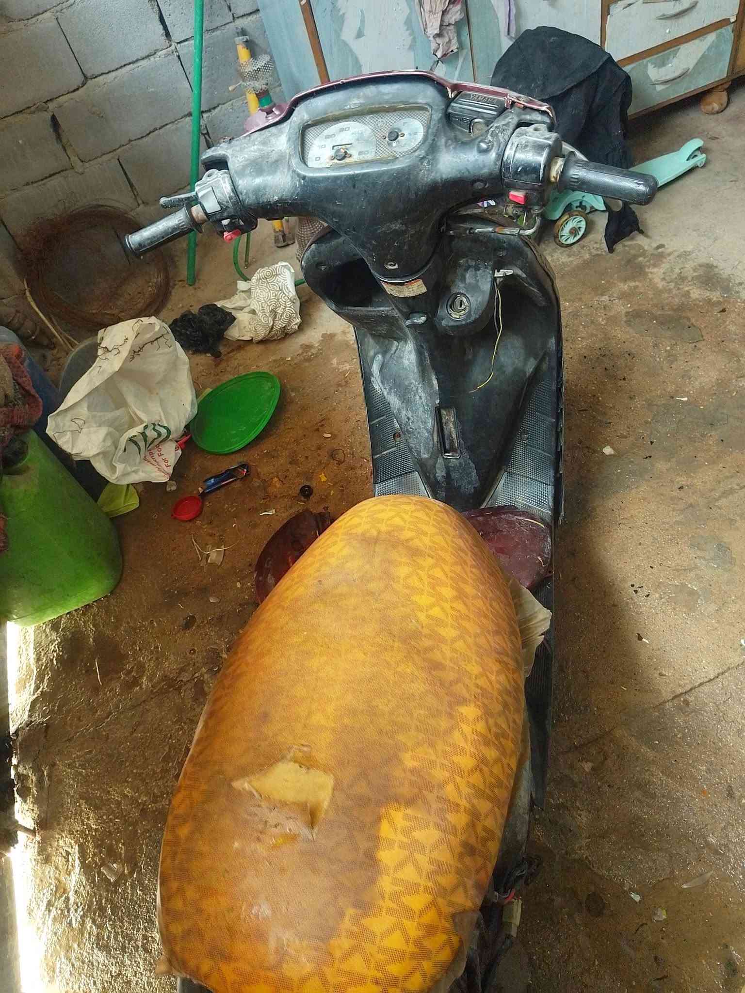 5 زروف عطلانه صارله اكثر من شهرين واكفه بس ماعرف شنو عطلع ابيعه كومت حديد حط اي سعر وتعال اخذه وروح بكاني الجزيرة باب الهوى رقمي ***********
