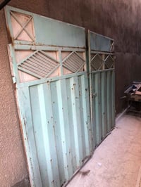 باب للبيع حديد القديم  المكان الامين الثانيه  السعر 50 الف  للاستفسار ...