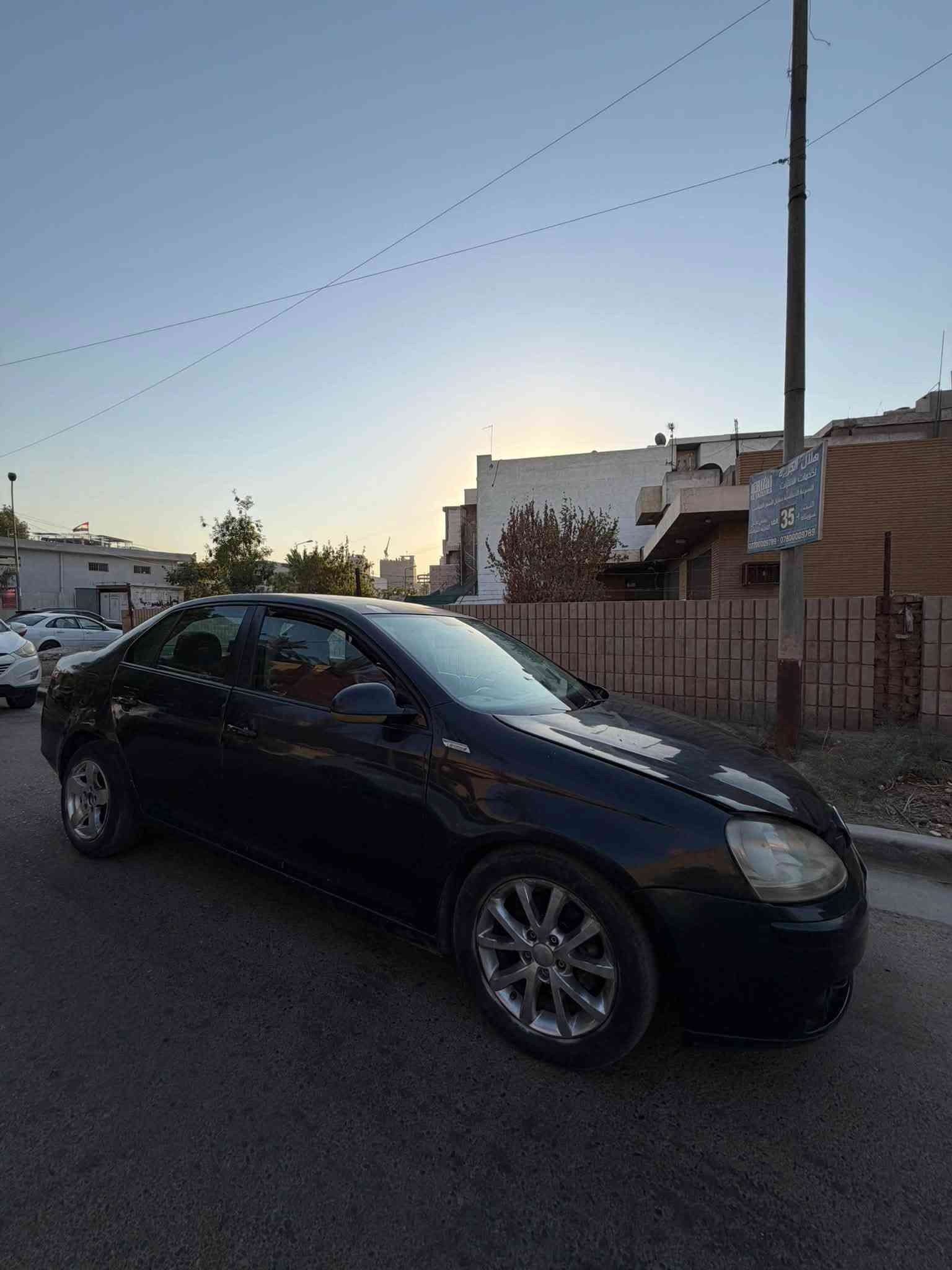 كولف جيتا 2007 بغداد
السعر 49 ورقه وبيها مجال 
المحرك والكبر نضيفات جدا 
محرك حجم 2500 المرغوب 
كير اوتماتيك ورقم بغداد باسمنا 
مصبوغه عام بدون حادث قوي 
تبريد منضومة  كاملة  بس منقص غاز 
متروكه يرادلها ترتيب نواقص بسيطه 
مكاني بغداد المنصور للاستفسار 
***********

