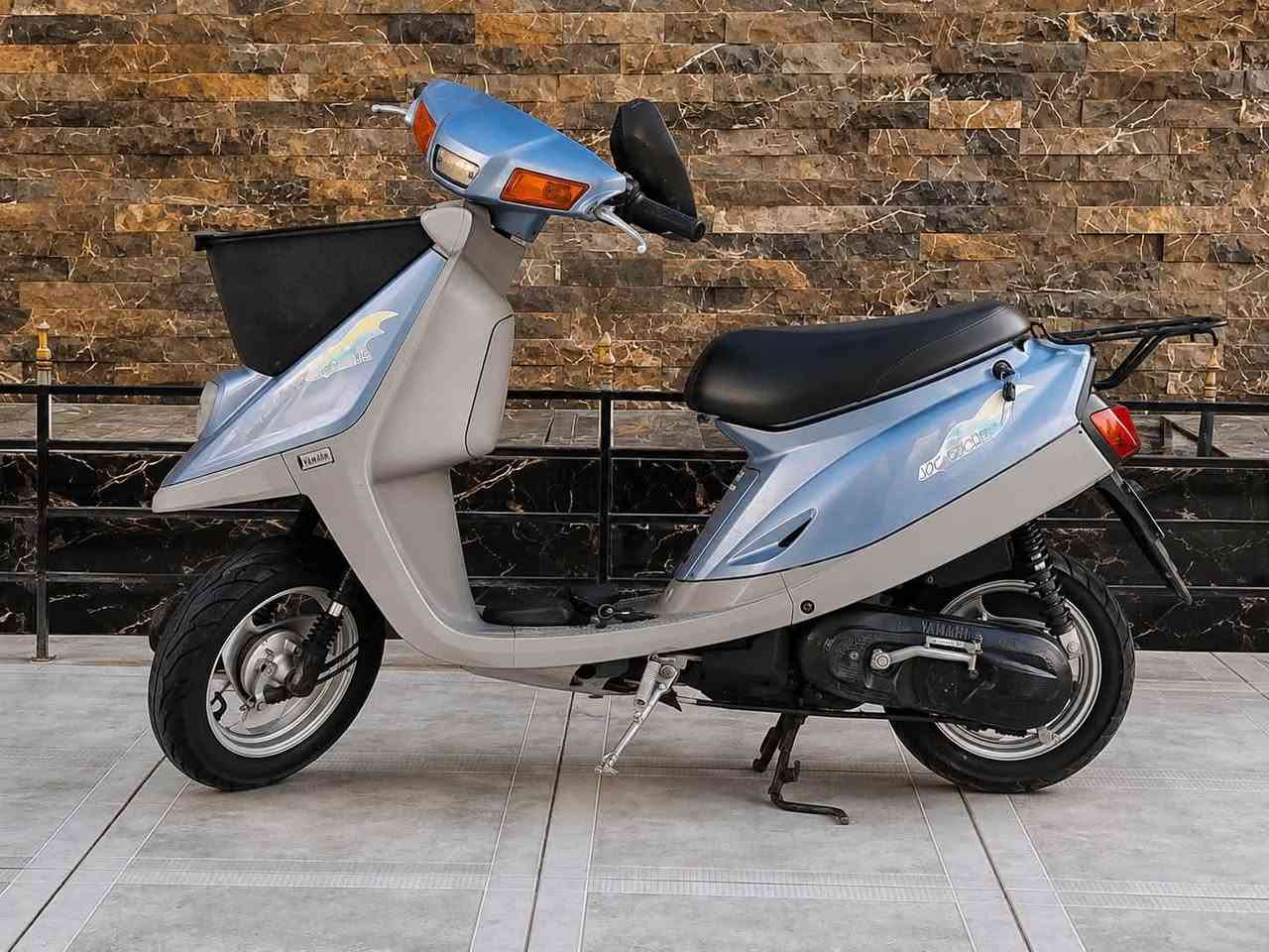 🛵 ياماها (Yamaha) لوک لوک سفر زیرو بل کارتون حجم ٦٠ — بدون أي نقص، كلشي بلاد!
يا ولد، دراجة حيل نظيفة وما تصرف، للبيع:

⚙️ المواصفات:

 المحرك: ما ملعوب بيه، كبس بلاد وعلى الشرط.

 الأغراض: الكابريتر، الصنصة، الشوتة، الفيت مبم، والدعاميات كلهن بلاد (لا بيهن فطر ولا كسور).

 الكهربائيات: شغال من الدعامية للدعامية، الدشبول والأجهزة كلهن شغالين.

 الإضاءة: شديله لايت زينون حيل قوي.

 التايرات والبريكات: التايرات جُدد (لوك)، والبريكات كلش مضبوطة.

📝 ملاحظة: الدراجة ما مغيرة بيها أي قطعة، جاهزة للفرة وما بيها أي مشكلة (ما شاء الله).

💰 السعر والتواصل:

 السعر: (450الف دينار)

 رقم التليفون: 📞 ***********

 المكان: 📍 كركوك - شورجة (قريب على مطعم حمة ناصر)

✨ المهتم ويحب يشتري، يتصل بينا وتدللون. ✨

🇯🇵🇯🇵🇯🇵🇯🇵🇯🇵🇯🇵🇯🇵🇯🇵🇯🇵🇯🇵🇯🇵🇯🇵

🛵 یاماها (Yamaha) ماتۆڕەکە لۆک لۆکە بەشەرتی ناو پاکەت قەبارە ٦٠ — بێ کێشە و بیلادی!

کڕیارانی بەڕێز، ماتۆڕێکی زۆر خاوێن و بێمەسڕەف بۆ فرۆشتن:

⚙️ تایبەتمەندییەکان:

 مەکینە: دەستکاری نەکراوە، کەپسی بیلاد و بە شەرت.

 پارچە بیلادییەکان: کابریتەر، سالۆنسا، شوتە، فیت پەمپ و کفری هەمووی بیلادین (بێ شکاوی و بێ درز).

 کارەبایی: تەواوی گیانی ئیش دەکات، دەشبول و ئامێرەکانی کاران.

 ڕووناکی: لایتی زینۆنی بەهێزی بۆ بەستراوە.

 تایە و بڕێک: تایەکانی لۆکن و بڕێکەکانی زۆر مەزبووتن.

تێبینی: ماتۆڕەکە هیچی نەگۆڕدراوە، ئامادەیە بۆ لێخوڕین و هیچ کێشەیەکی نییە (ماشاءالله).

💰 نرخ و پەیوەندی:

 نرخ: (450 هەزار دینار)

 ژمارەی پەیوەندی: 📞 ⁠***********⁠

 شوێن: 📍 کەرکووک - شۆرجە (نزیک چێشتخانەی حەمە ناصر)

✨ هەرکەسێک ویستی پەیوەندیمان پێوە بکات، لە خزمەتدائین. ✨
