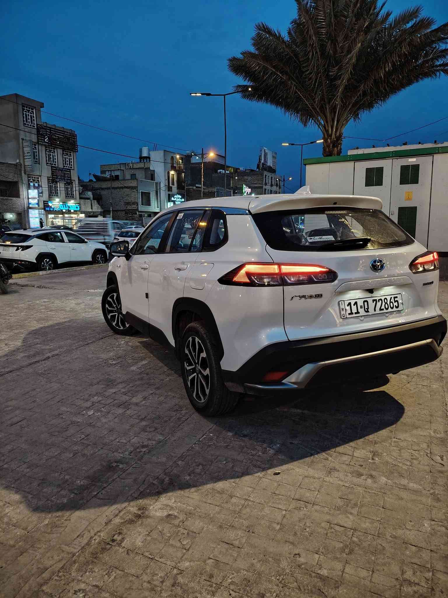 فونت لاندر S • فول مواصفات • ٢٠٢٤