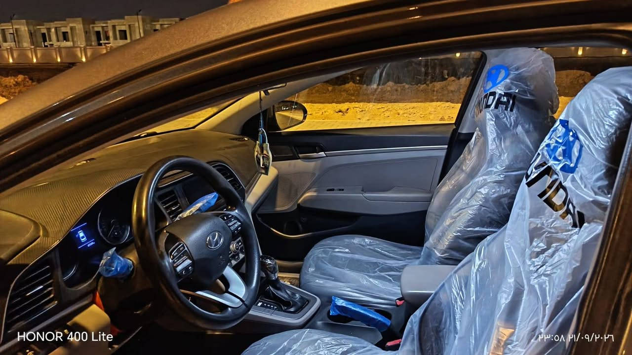 السلام عليكم
هونداي الانترا مديل 2020 وارد امريكي تقرير قرق تعمل وتسير وارد امريكي
بيه صبغ باب واحد فقط ومكانات بارد قليل والباقي كفاله عامه من كلشي 
رادرات جانبي امامي •
توقف ذاتي 
نقطه عمياء 
تحديد مسار•
ثلاث وضعيات قياده •
مانع انزلاق• 
تحكم ستيرن جهتين •
شاشه صغيره للأعطال•
-نضام البريك ABS •
4 دسك•
حساس لضغط الأطارات بالدشبول•
مكينه دوش 2000 المرغوب 
اكفلها من كولشي 
لاتبخير ولاتنقيص 
گير بلادي ع وضع شركه 
 تبريد ثلج  
سياره كل نقص مابيها  
  سعر 124 وبيه مجال قليل 
سياره احلا من الصور
الاتصال والاستفسار ***********

نص مكتوب في الصور:
- HONOR 400 Lite ٢٣:٥٤ ٢١/٠٩/٢٠٢٦
- HONOR 400 Lite
- ٢٣:٥٨ ٢١/٠٩/٢٠٢٦
- ٢٣:٥٤ ٣١/٠٩/٢٠٢٦