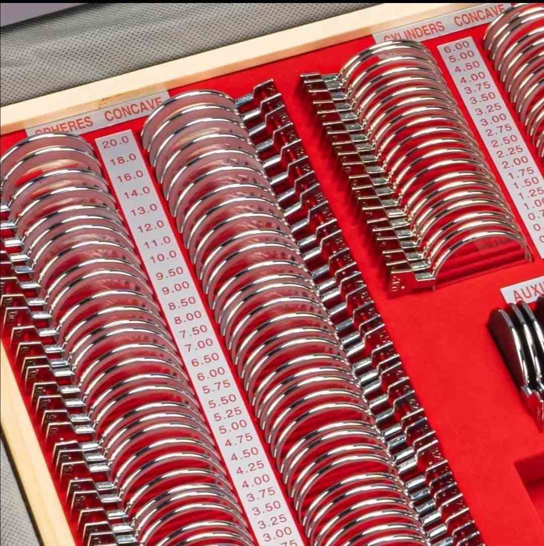 🔴 لمكاتب البصريات وفاحصي البصر
مجموعة عدسات طبية من الدرجة A 
مكونة من 266 قطعة مع حافظة جلدية،
 معدات قياس البصر عالية الجودة، 
عدسات تجريبية بإطار معدني

للطلب تواصل على الواتساب ***********
توصيل لجميع المحافظات
