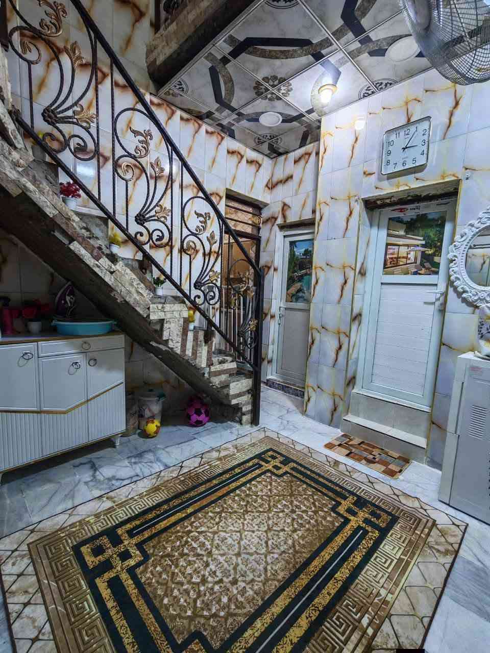 بيت للبيع طابو زراعي إقرار محكمه   جاهز  للسكن //  مكانه كوفه جسر الإمام علي علوه الفحل مقابل مدرسه عبد الله بن الحسين الاهليه تعبر التبليط الجهه الثانيه المقابل المدرسه تمشي مسافه تلكه مولده هوه مسافه عن المولده //مساحته ٥٥ متر طابقين  بيت حلو ودرجه اولى جاهز من كل شي الأساس صب والسقف صب غرفتين  واستقبال وصاله// طابقين الطابق الاول غرفه واستقبال وصاله ومطبخ وصحيات والطابق الثاني غرفه وصحيات سويت كامل // البيت كله كاشي وسيراميك وحداديه درجه اولى للشراي للإستفسار الاتصال على الرقم      *********** يوجد واتساب النجف, العراق
