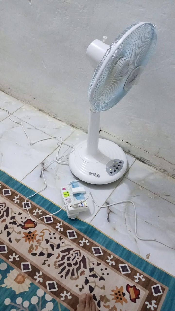 أغراض للبيع كلهن دفعه واحده ***********
