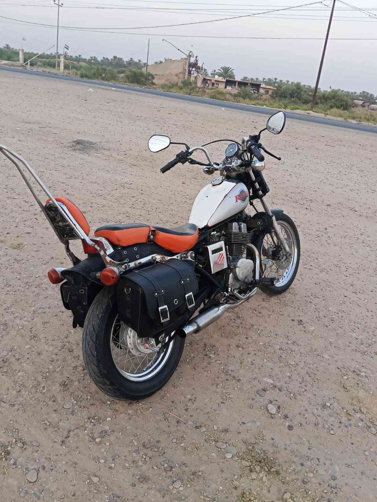 للبيع السعر ٧٥٠ وبيها مجال للإستفسار الاتصال على الرقم ***********
