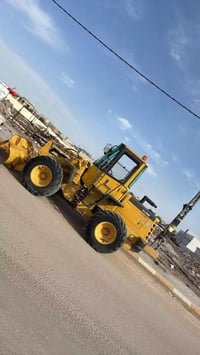 كوماتسو • حجم ١٠٠ • ديوانية
