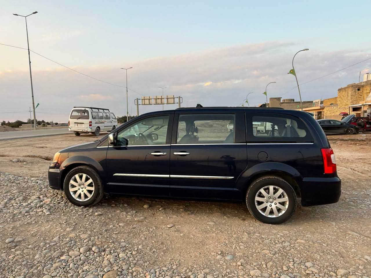 السلام عليكم دودج كرايسلر تاون كانتري للبيع
موديل2015 فئة مكينة V6/3.6L وارد امريكي حادثها جاملغ وبنيد

مواصفاتها:

شاشة اندرويد

تحكمات ستيرن

تبريد 3قطع

الابواب والجنطة والجام كلهن كهرباء

فرس وسطي

كشنات جلد

كشن السائق كهرباء

نظام eco

كشنات بلع

كامرة خلفية 

السعر: 135 ورقة وبيها مجال ان شاء الله 

المكان: / واسط

للإتصال ***********
