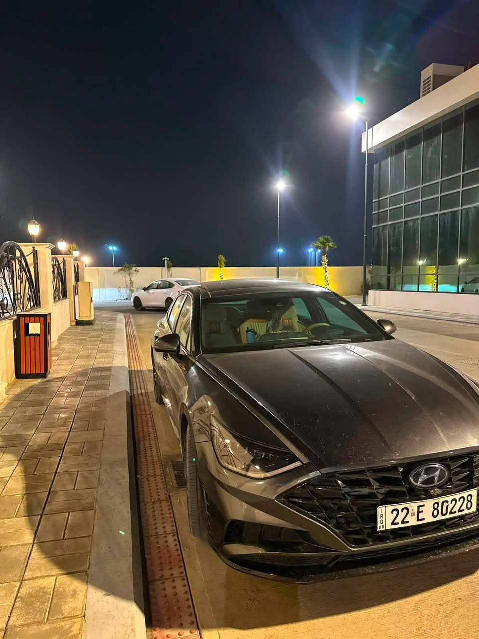 🔥 للبيع | Hyundai Sonata 2021 🔥
🇺🇸 وارد أمريكي | 1.6 Turbo | فُل مواصفات

✔️ موديل 2021
✔️ محرك 1.6 Turbo
✔️ قير أوتوماتيك 8 سرعات
✔️ بانوراما
✔️ داخلية جلد
✔️ تبريد وتسخين مراتب
✔️ تسخين ستيرن
✔️ شاشة 10.25 إنچ
✔️ شاشة عدادات رقمية
✔️ كاميرا 360°
✔️ حساسات أمامية وخلفية
✔️ رادار + مثبت سرعة متكيف
✔️ Blind Spot
✔️ تحذير الخروج الآمن
✔️ Bose
✔️ Apple CarPlay / Android Auto
✔️ شحن لاسلكي
✔️ تشغيل ودخول بدون مفتاح
✔️ تشغيل عن بُعد
✔️ LED
✔️ نظام المحافظة على المسار
✔️ فرملة طوارئ
✔️ Remote Smart Parking
رقم اربيل 
ماشيه 128 كيلو
***********
السونار موجود بلصور 
سعر 145 وبيه مجال بسيط
📍 السيارة نظيفة وجاهزة للفحص
📍 بغداد
