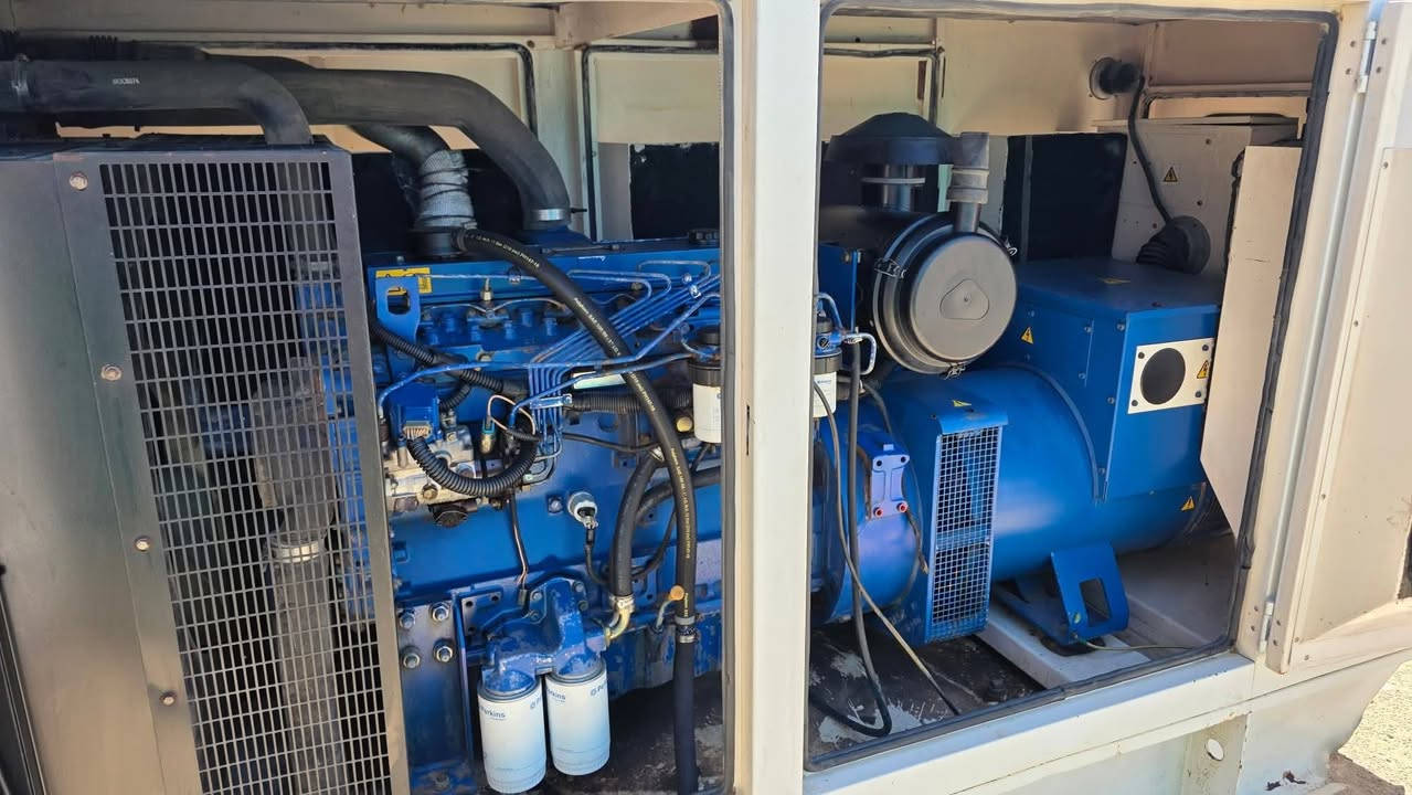 مولد اف جي ولسن (FG Wilson) 165 KVA للبيع ⚡️

​الماركة: اف جي ولسن (انكليزي اصلي).
​القدرة: 165 KVA.
​الحالة: نظيف جداً (بحالة الجديد).
​الميزة: جاهز للفحص.
للتواصل : ***********
الموقع : الكوت ( يوجد توصيل )
