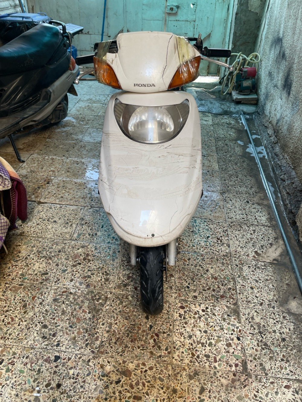 سبيسي لبيع سلف هندر كهربائيات اشاير مناقصها ايشي كفرات موجوده سعر ٢٥٠ بيها مجال بسيط مكاني بغداد الحريه ***********