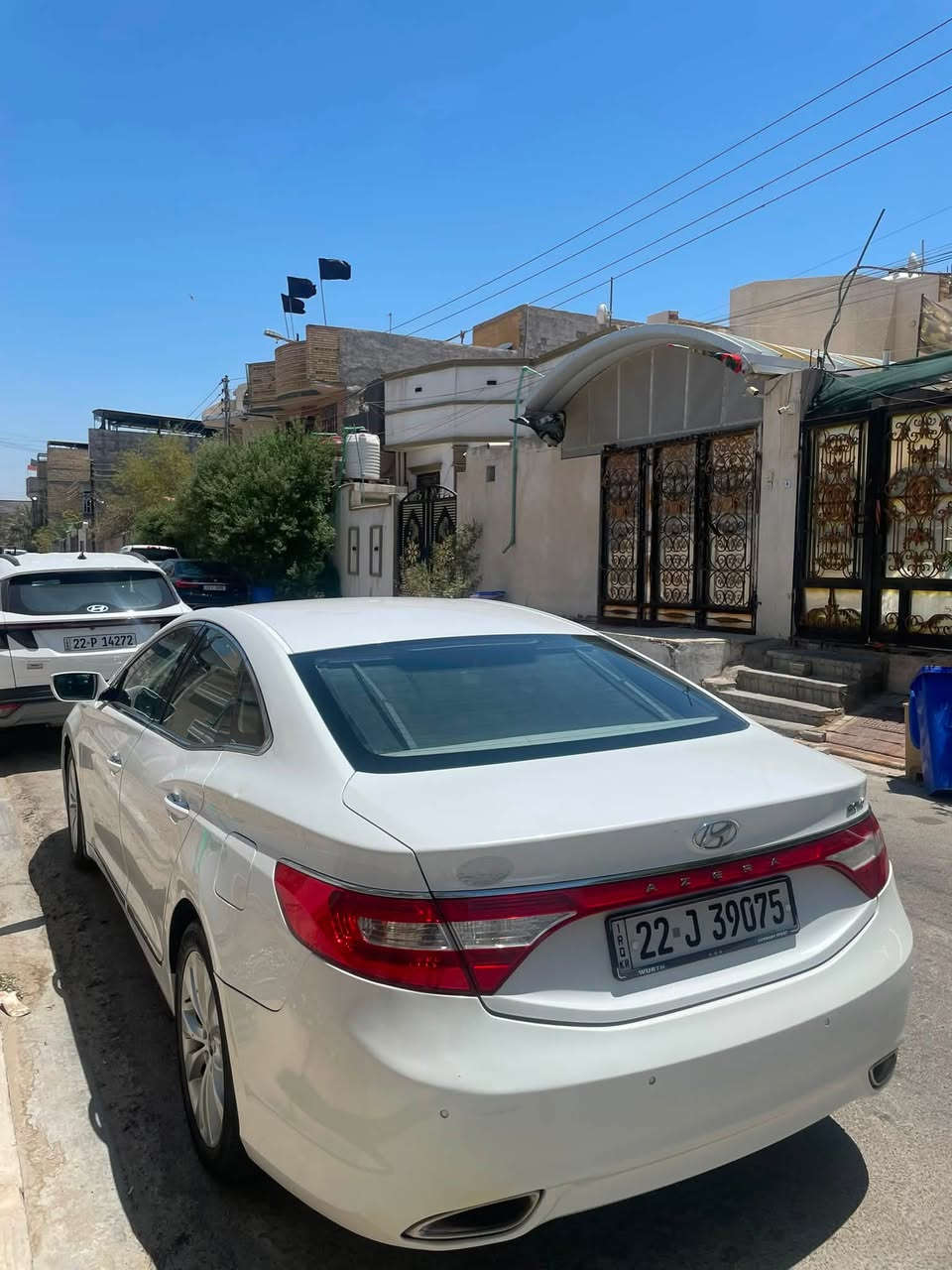 السعر ١٢٥
هيونداي ازيرا ٢٠١٥ خليجي 
رقم اربيل مجدد للـ٢٠٣٠ الرقم الجديد 
مكفوله من الضربه و الصبغ بيها فقط دحجه بالباب مال الراكب و الدعاميات مصبوغه 
محرك ٦ سلندر ٣٠٠٠ مفتوح بشرط النشاط ولا تنقيص ولا تبخير 
باسم كردي شرط الوكاله و التحويل 
مكاني بصرة حي المهندسين 
رقمي ***********
