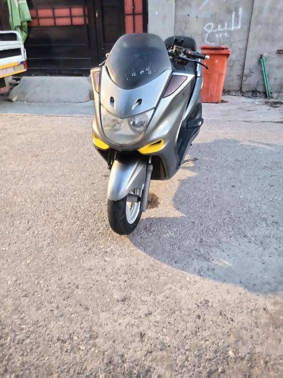 سلام عليكم دراجه ماجسته 250cc.مكينه خرسه لاصوت ولاتبخير ولا نضوح حماوه نص ثابت دبال رون دراجه مكفوله من التاير  اي عيب مابيه نضيفه بشكال دراجه على وضع البالد كلجات امامي خلفي بلاد كهربائية كله شغاله  اي نقص مابيه السعر 850وبيه مجال مكان الدراجه ديالى جلولاء الرقم ***********رجآ الموشراي لايدوخني

