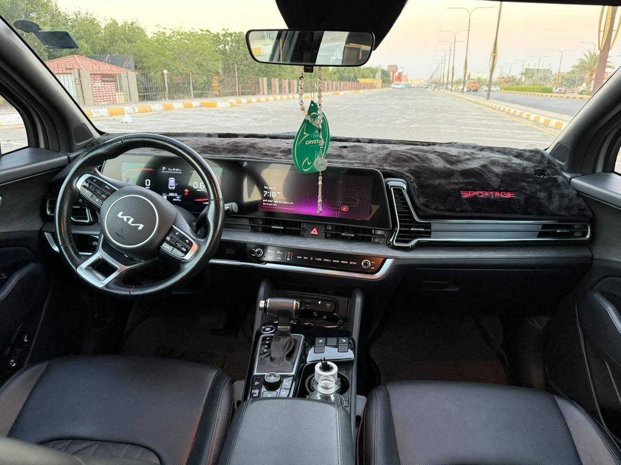 Sportage xline 2025
الحادث
باب اليمين عس السايق صبغ والباب الخلفي بارد فقط 

ماشيه 32000 ميل

المواصافات

بصمه وتشغيل عن بعد

دخول ذكي ونظام ترحيب

رادارات ٣٦٠ درجه

كامره وحساس خلفي

كشن تدفئه

نظام منحدرات

نظام قياده ذاتيه

اوتو هولد ودرايف مود

وباقي المواصفات المعروضه

‏‪***********‬‏ اتصل تدلل 

السعر 220 

العنوان الفلوجه

