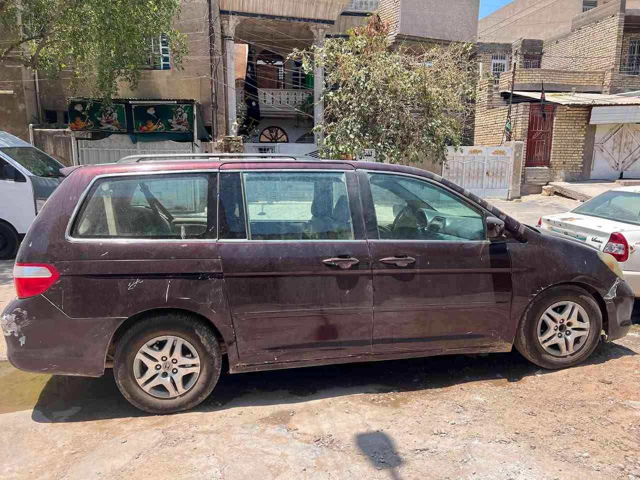 السلام عليكم هوندا اديسي موديل ٢٠٠٧   ٧راكب رقم انكليزي البيع او مراوس سعر ٦٩ وبيه مجال 

+964 773 856 2351
