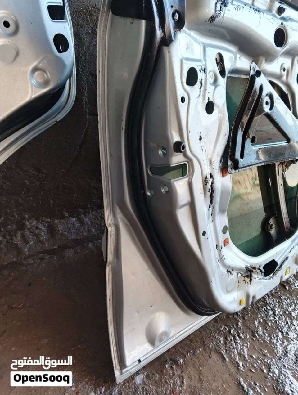 بيبان راس الثور فلات مع جام عدد اربعة بلاد  
البيبان بحاله جيدة 

العنوان بصرة شط العرب 
للتواصل ***********

السعر 150 الف وبيهن مجال حك الجية 

علما لا يوجد توصيل

نص مكتوب في الصور:
- السوق المفتوح OpenSooq