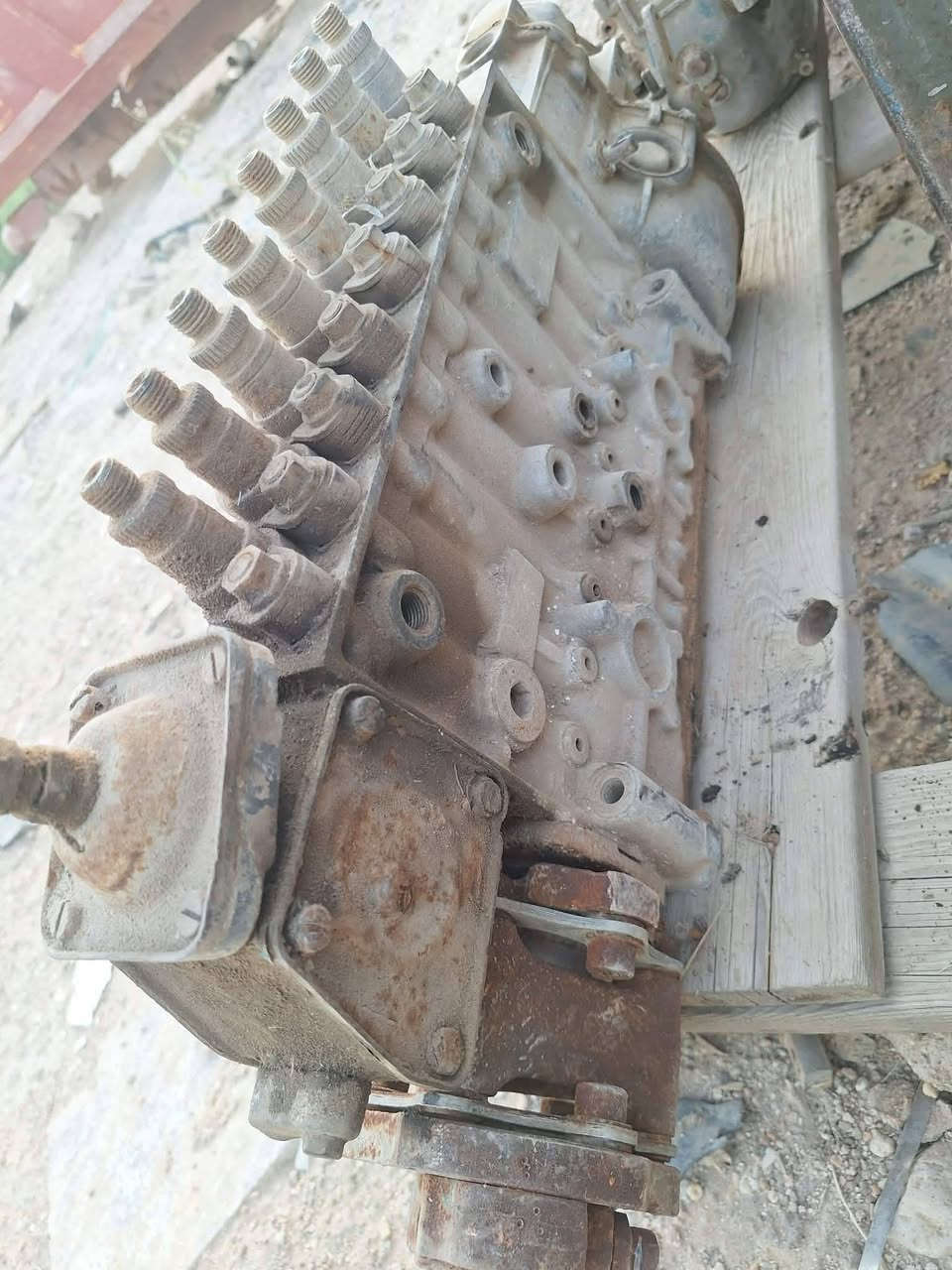 غراض اسكانيا مع اصطبليات للبيع
بم اسكانيا 
وبطشه ٥ب٥ 
وترجيه  للبيع ***********
