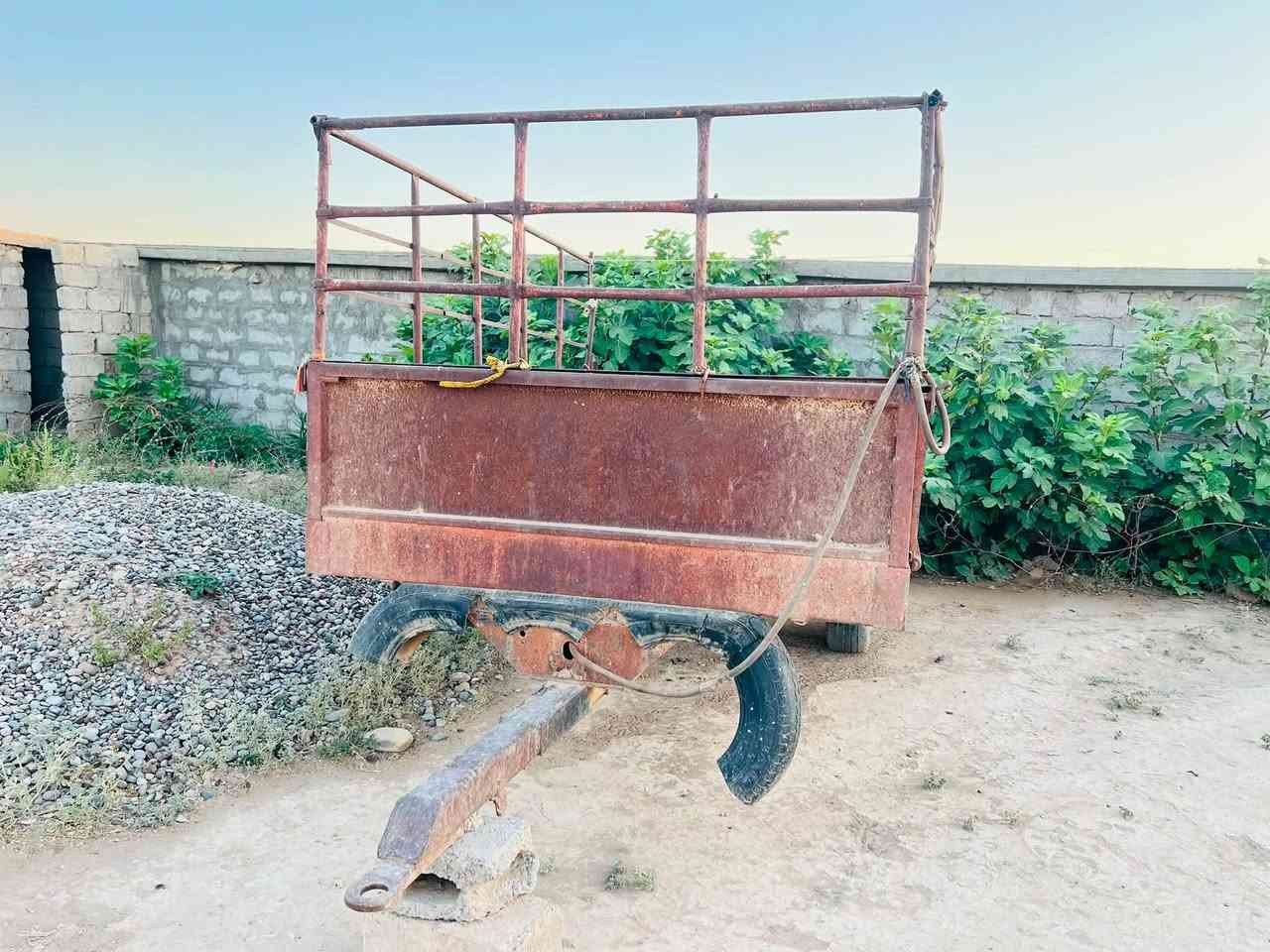 السلام عليكم
ادوات زراعيه للبيع 
فدان وعربانه 
كما موضح بالصور
للاستفسار الاتصال ***********
