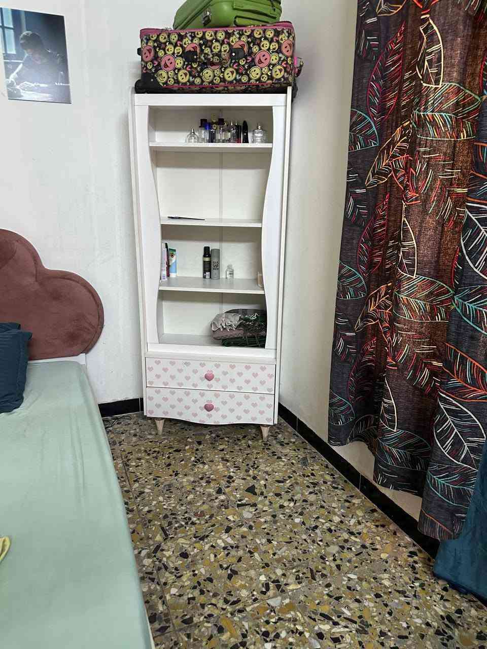 مكلف بالنشر ..غرفة نوم بناتي بحاله جيده..السعر مناسب متواجد على هذا الرقم ***********

