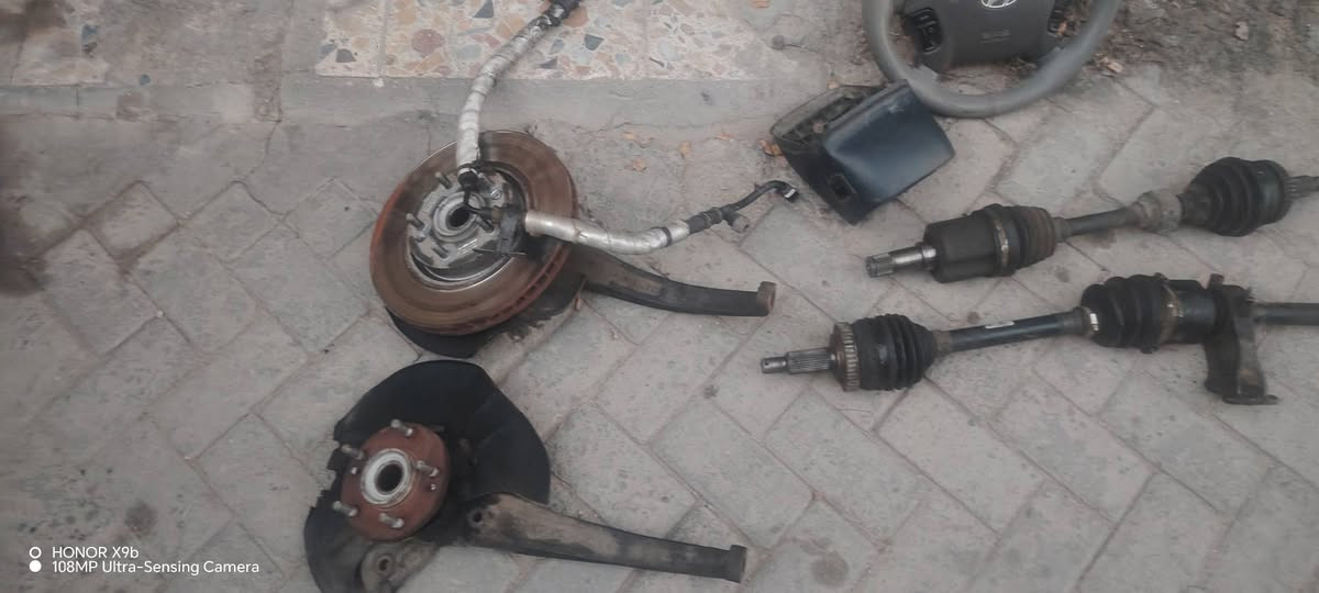 السلام عليكم عندي هاي الغراض للبيع مال سوناتا ٢٠٠٧ شنو تحتاج تراسلني واتساب ***********
