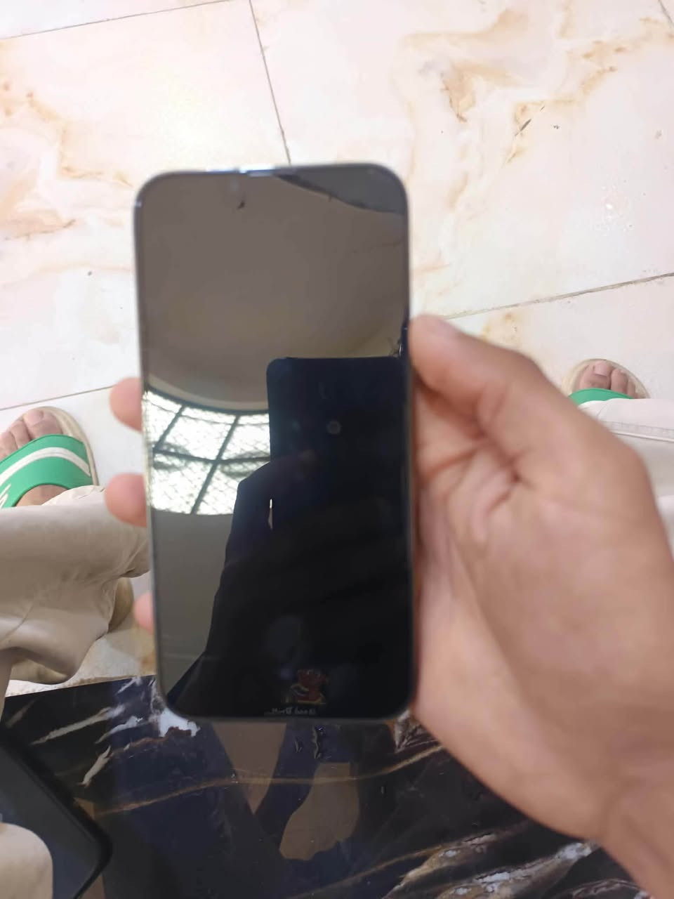 ١٣ برو ماكس بلادي  ذاكره ٢٥٦.  بطاريه ٨٢ سعره خاص 
***********
