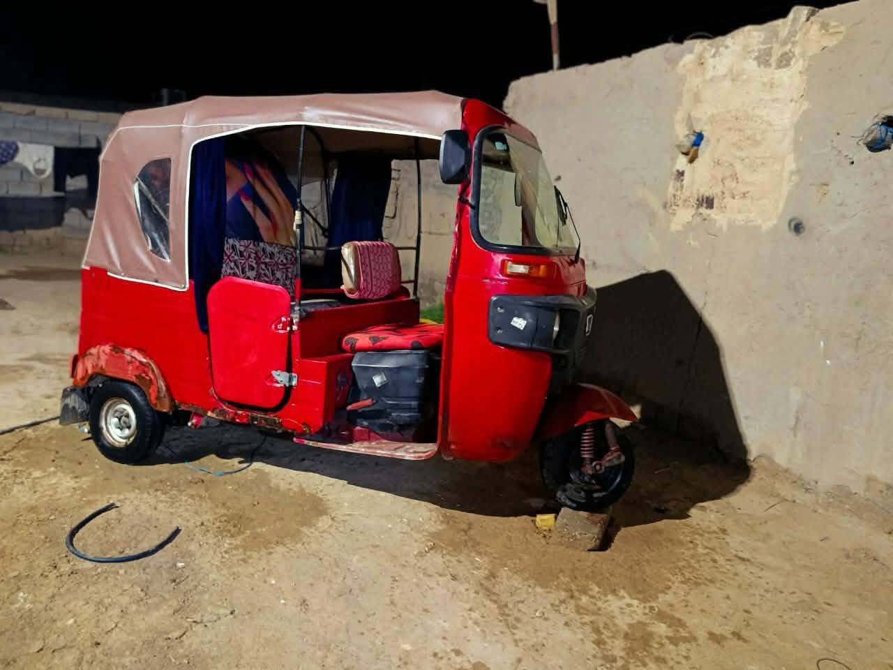 من رخصه لادمن المحترم للبيع باجاج 18اوراق جاهزه أصولي الترقيم شرط سعره 3500بيه مجال مكان غراف ***********مكلف ب النشر
