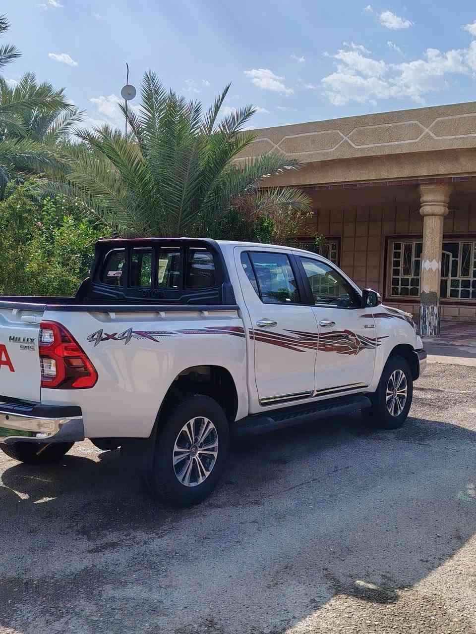 للبيع بيكم هايلوكس 24سعودي رقم بغداد ماشيه ٣٢الف سياره مكفوله كفاله عامه رقم تلفون ***********او***********
