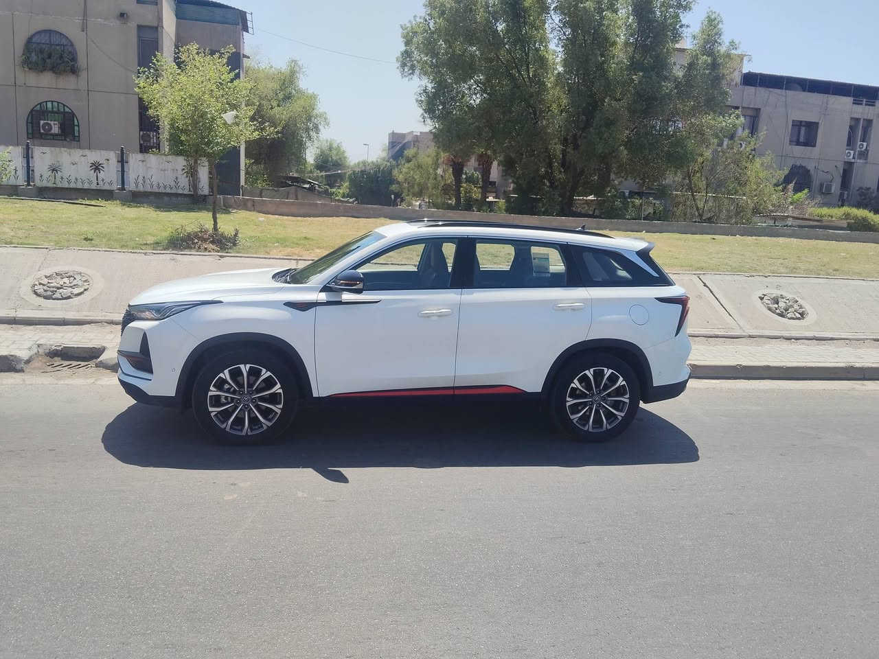 للتواصل مع صاحب العجلة
***********

نص مكتوب في الصور:
- CHANGAN CS75 PLUS 2024 الأناقة .. القوة .. لكل الرحلات