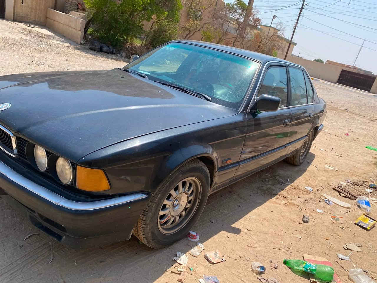 سلام عليكم 
بي أم ٧٣٠ /v8 مسكر 
محرك وكير خير من الله 
صدر امامي وخلفي ٨٠٪؜
دبل جام دبل ايرباك
رقم بغداد دولي مشروع وطني باسمي سنويه لحد ٢٠٢٨
تخم تاير جديد تبريد ثلج الداخل جديد 
باتري جديد 
ترايك للبصره 
السعر 50 وبيها مجال حك الجيه  مراوس حسب القناعه بجرجر أو أوباما أدوات  
***********
