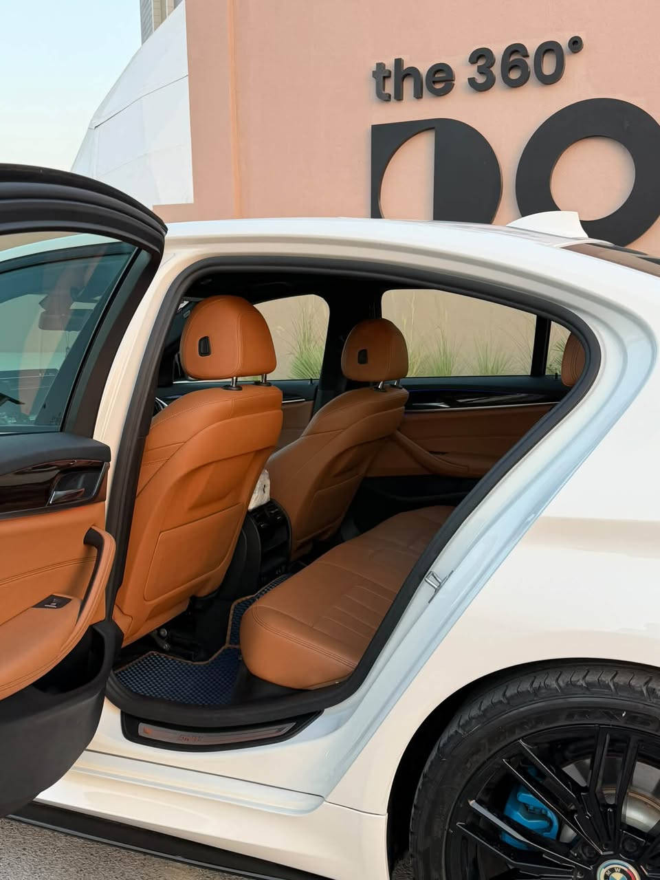 BMW 530i Sport Line -2022    xDrive
رقم السيارة:اربيل

الممشى: 77,000 كم

ضرر  — جملغ أمامي أيمن + بنيد

واتساب / اتصال: ***********
مكان السيارة بغداد

   4- سلندر/ 2.0L TwinPower Turb
