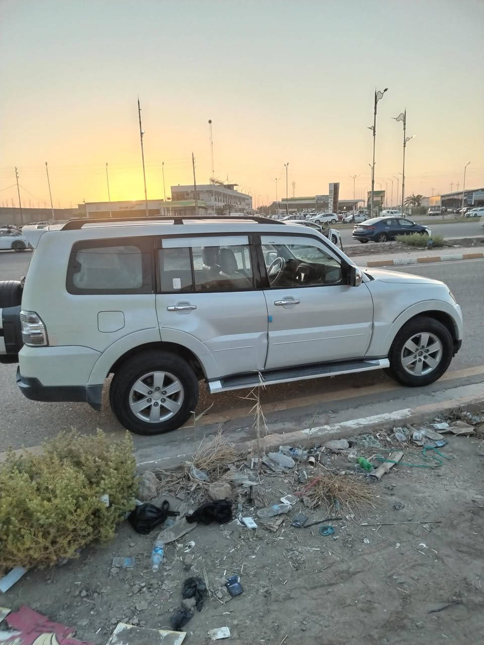 السلام عليكم للبيع باجيرو ٢٠٠٨ حبتور فول مواصفات بيها قطعتين صبغ بدون حادث رقم كربلاء مكاني واسط صويره معروضه ٩٧ للاستفسار ***********
