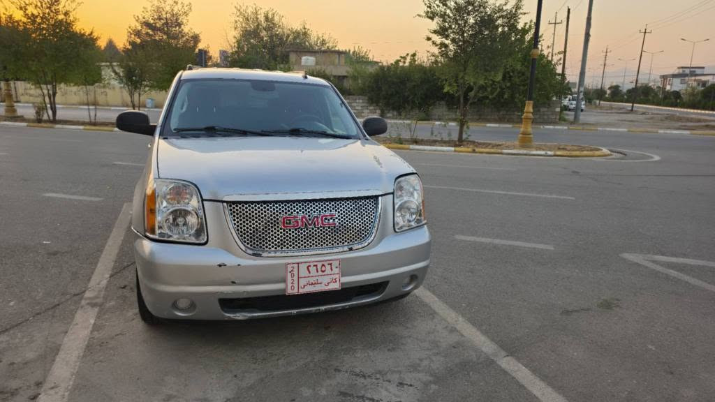 جێمسی 2011 ئۆتۆماتیک ساغ دەبڵ ئەکسل چوارپارچە بۆیاخ بێ دەعم و لێدراو چوارتایەی تازەی لە ژێرە گێرو مەکینەو تەبرید و دەبڵ ئەکسل بەشەرت ماڵی مەدەنی بەسەرت کۆدی بۆ کراوە 59 گەڵا معامەلەیەکی زۆر کەم کاڵبونەوەی نی یە . شوێن . شارەزوور . زەڕایەن 
*********** = ***********
سەیارەکە نمونەیە لە جوانی ئەوە سەیارەی بەرز حلبجة, السليمانية
