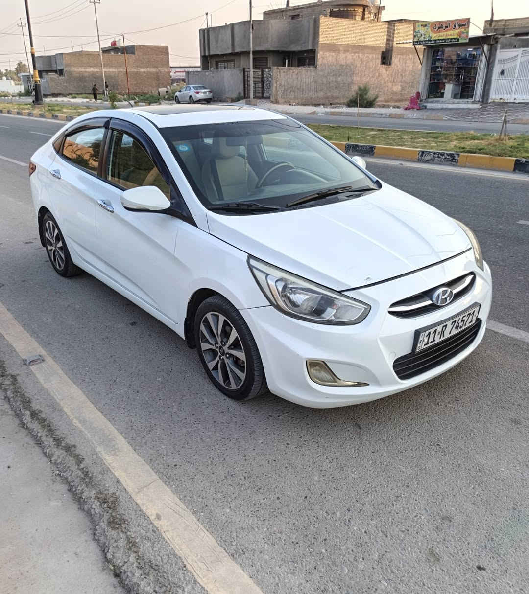 سلام عليكم اكسنت خليجي مديل 2016 فول مواصفات رقم بغداد انكليزي باسمي مكينه 1600 دوش تبريد ثلج تتدفئه  فتحه سلايت اشاير بلمري تحكمات استيرن ويل كب كروم شاشه بلاديه سياره جاهزه وحلوه السعر 95 وبيه مجال بسيط مكان( كربلاء طوريج ) ‏‪***********‬‏
