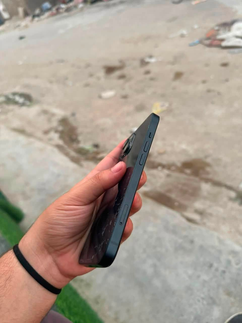 13عادي
مبدل شاشه
بطاريه خدمه
ضهر مكسور
فيس ايدي شغال
سعر275
***********
