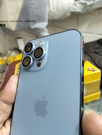 ١٣ برو ماكس شرق أوسط بطاريه مبدله وكامره مبدله  ذاكره ١٢٨ شاشه غير مست...