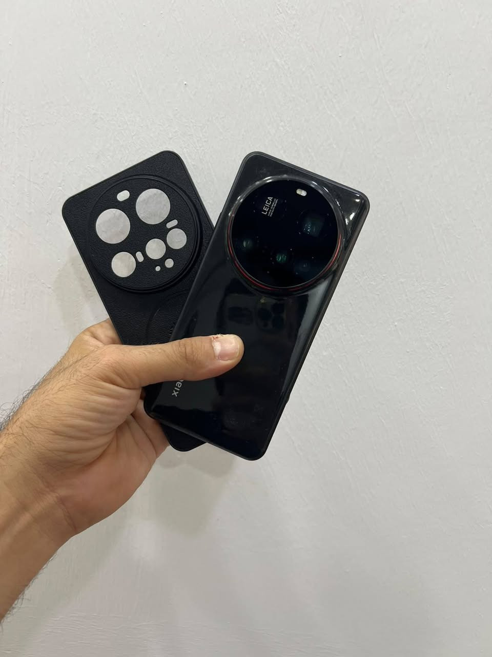 💥 Xiaomi 15 Ultra 💥
گلۆبالی ئەسلی
تاکە مۆبایل بێ خاڵی لاوازی

 %٩٦خاوێن نەکراوە بێ عەیب 
بەهەمو شەرت و زەمانێ تا یەک هەفتە
شەحنو کەڤەری لەگەلەدرعی پشتو پێشی لیدراوە 
بەس کارتۆنی لەگەل نیە

🌟🟣💾 ڕام   16+16  
🌟🟣📟 زاکیرە    512گێگا                
🌟🟣⚙️ پرۆسیسەر    snapdragon  8 elite +gaming
chipبەڵای سەرعی      
🌟🟣🎮 بۆ هەموو یاریەک  120fps ئەدا بە 2k
🌟🟣📷 کامێرا       200mp. 120X zoom  کامیرای زۆر جوان     
🌟🟣🔋 پاتری     5410 و   90وات   
🌟🟣 🌊 دژە ئاو   ip 68 تا قوڵی ٢ مەتر بۆ ١سەعات
🌟🟣📲شاشە  2k      120hz    زۆر نایاب      
🌟🟣 💵  نرخ   599$  قفل سعر سابت

Tele : *********** وەتسئەپ أربيل, العراق

نص مكتوب في الصور:
- 12:56 96% Xiaomi HyperOS 3.0.302.0 Device name Xiaomi 15 Ultra Storage 51.7GB/528GB (16GB with storage extension) OS version 3.0.302.0.WOAMIXM.C09 Android version 16 BP2A.250605.031.A3 Android security update 2026-07-01 Detailed in and spe
- 12:57 96% Detailed info and specs RAM 16.0+6.0 GB CPU Snapdragon 8 Elite Mobile Platform Octa-core Max 4.32GHz OS version 3.0.302.0.WOAMIXM.C09 Android version 16 BP2A.250605.031.A3 | Android security update: 2026-07-01 Model 25010PN30G Baseband version MPSS.DE.7.0-GLB-133b187814 Kernel version 6.6.118-android15-8-ge56cf6b09cca-ab15511674-4k
