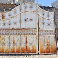 باب • عرض ٢٩٠سم • هيكل ٣٣٥سم