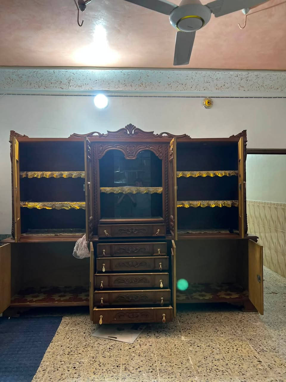 *السلام عليكم*

_للبيع بوفيه صاج 
_عدد بيبيان 4 و5 جرارات
_الاستفسار ***********
@إشارة
