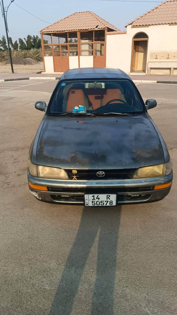 السلام عليكم 
تويوتا كولاره 1991 
بدون صبغ 
بدون كص 
نضيفه جدآ 
مكينه بيها نقص قليل 
رقم بصرة تحويل ثاني يوم 
بيها جراد بلبنيد 
السعر 45 ورقه 
***********
***********
البصرة // الزبير
