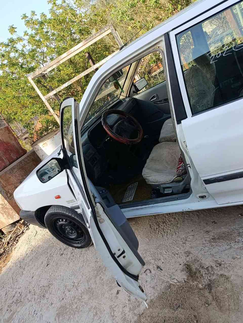 سلام عليكم سايبه مديل ١٠ مكفوله من الضربه والصبغ شواصي بلاد شركه رقم قادسيه راعيه بل الديوانيه سنويه صقطه بل ٢٤ عليه ١٠٠ عليه محرك بي باخر السياره حلوه تخم تاير جديد باتر كهربايت كله شغاله سعره ٢٦ وبيه مجال الشراي مكاني نجف ابو صخير ***********

نص مكتوب في الصور:
- 2020