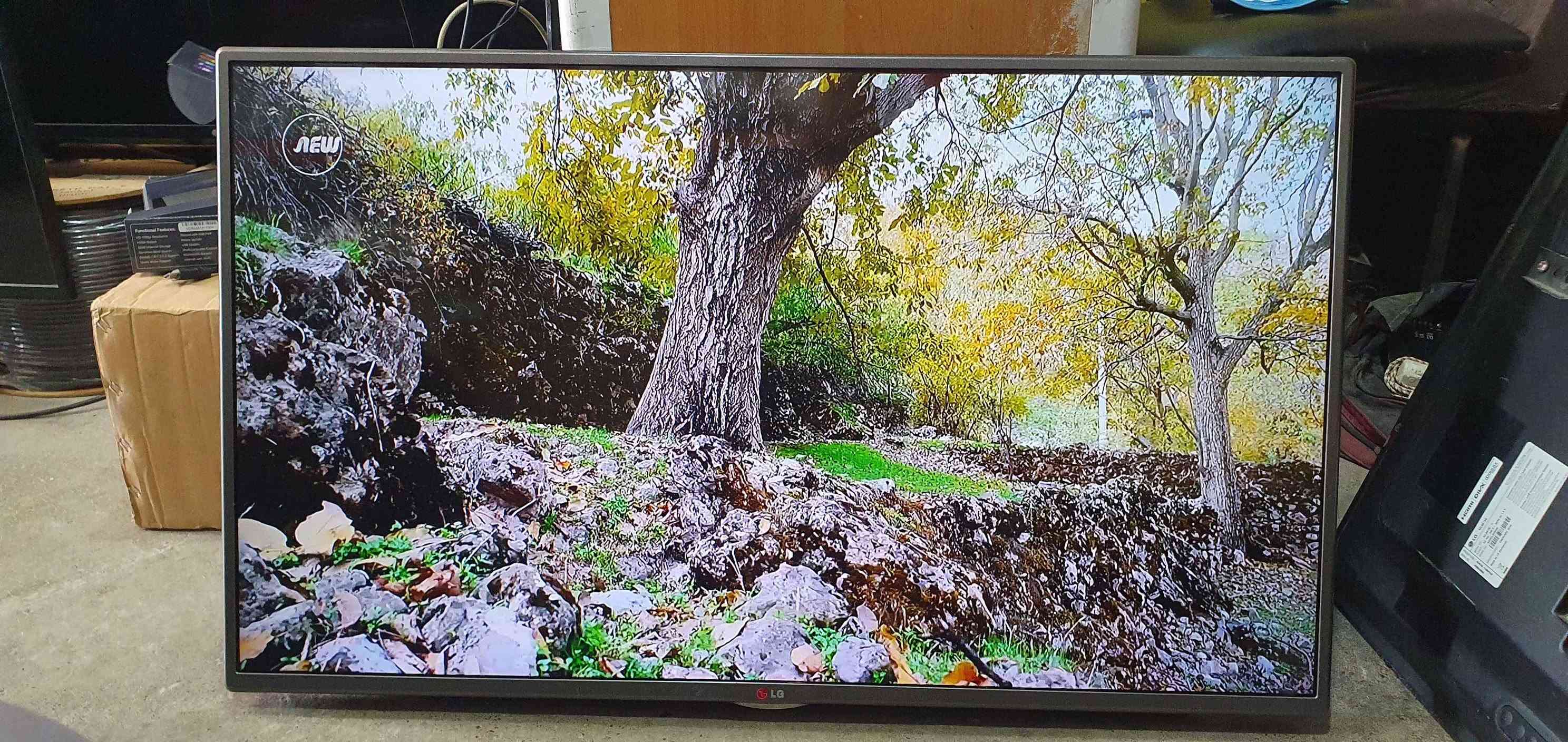 تەلەڤیزۆنی LG قەبارە 42 سمارت نیە مۆدێل LB_2015
نرخی 110000 خاوێنە لە هەولێرە لۆ داواکردن پەیوەندی
بکەن بە واتساپ و ڤایبەر *********** أربيل, العراق

نص مكتوب في الصور:
- OLAM
- NEW