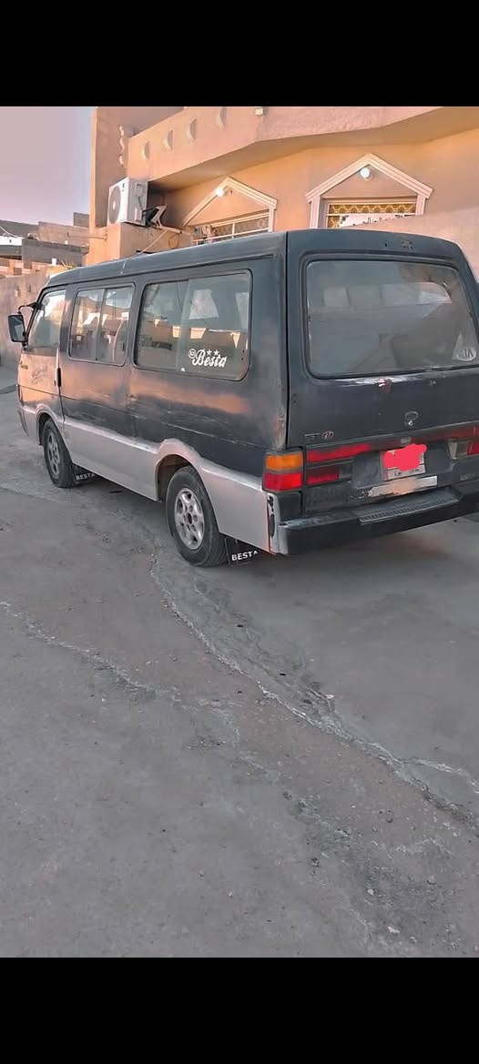 كيا بستا 1994 رقم الماني سنويته ساقطه
مكينة وكير جدد
السياره بلاديه بس الحجل معمر شواصي الاماميه مكفولات 
الخلفيه بس واحد معمر 
دوشمه جديده مصفره هيئه عليه مرور مليون ينكص من سعرها

السعر 37وبيه مجال بسيط

***********
