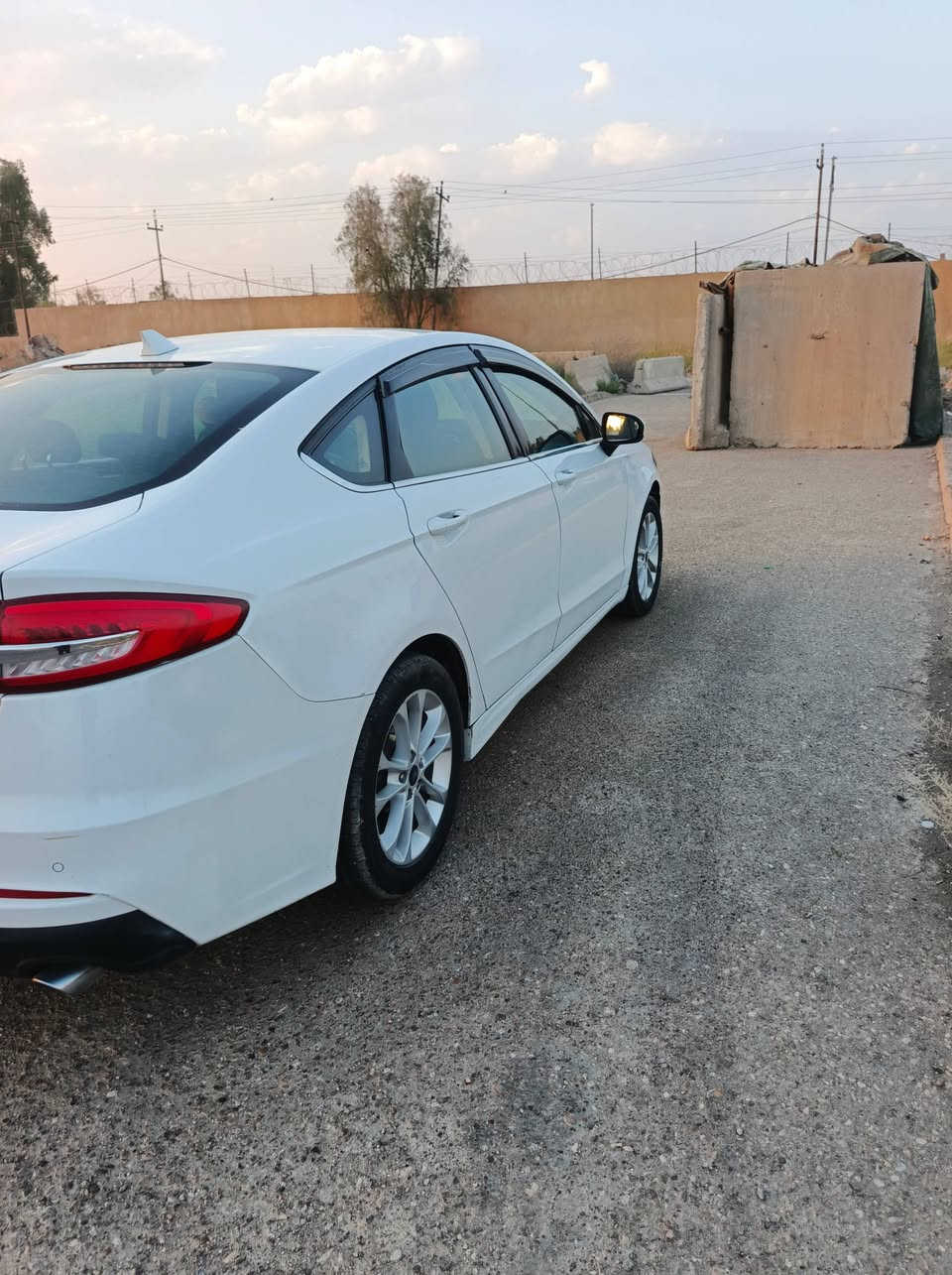 فورد فيوجن امريكي  بسمي مشروع وطني رقم بغداد 2019 بيع أو مراوس حادث جاملغ وربع البنيد مواصفات SE
*********** بي واتساب
