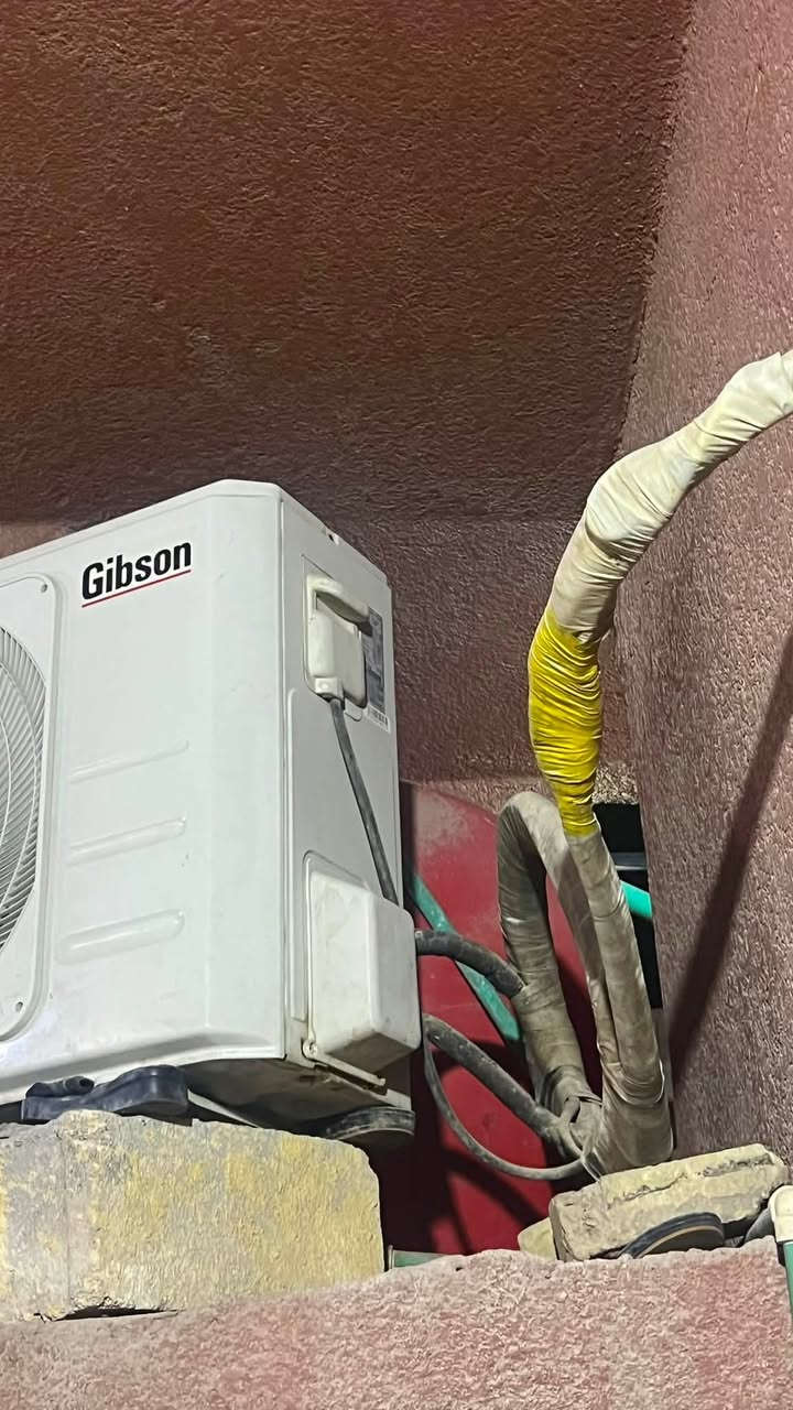 سبلت جبسن الاصلي ماركة عالمية طن ونص القطعة الخارجية فقط تنطي هوه حار ماعرف وين الخلل بالماطور او غير شي وداخلية غسلها وشغلها تخبل (بصرة ابي الخصيب ) ***********
