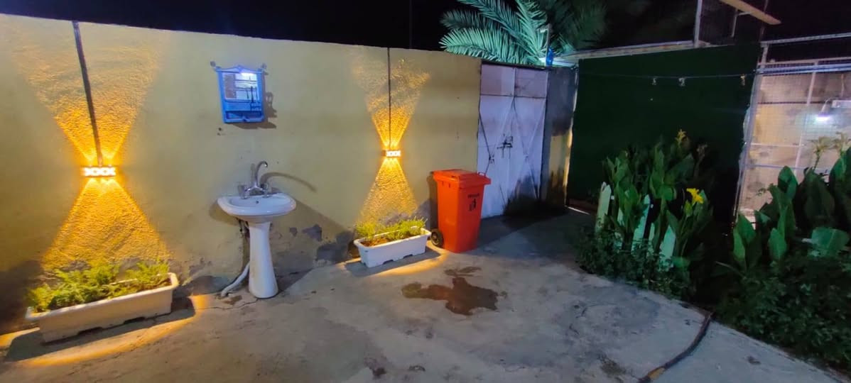 بيت ميتين متر بل موفقيه عل حولي مال حي الغدير علمن البيت تسجسل جديد اتصل وتدلل مناسب غرفتين نوم ما كاملات هوال زاد مطبخ زاد استقبال زاد كراج كاملات البيت مرتب وحلو وعل شارع 
***********
